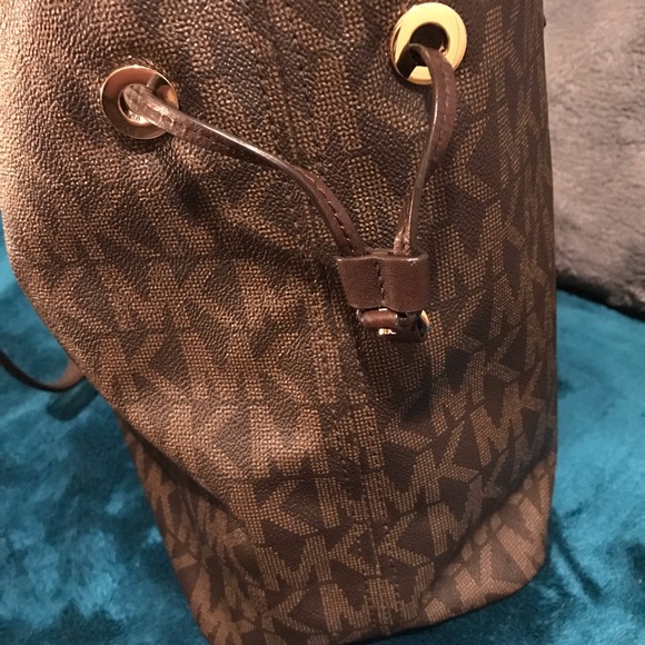 Michael Kors Tote - Picture 2 of 6